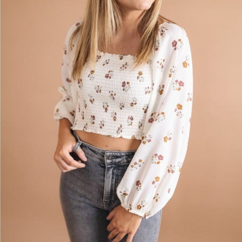 Love Tree Large Ivory‎ Boho/Vintage Floral Smocked Crop Top NWOT